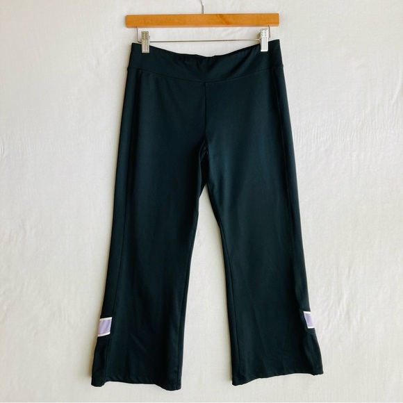 Champion Women's purple/black long sleeve top and cropped workout pant set, Sz M - Picture 10 of 16